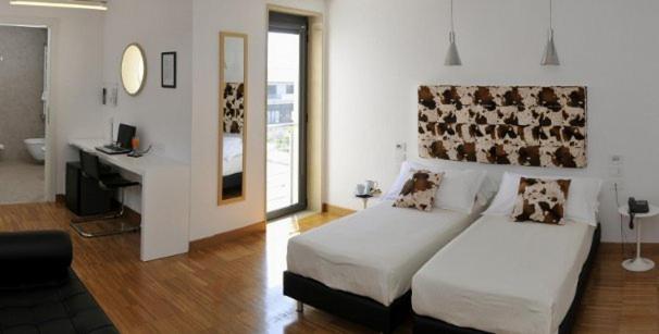 Hotel Del Conte ฟอนดี ห้อง รูปภาพ